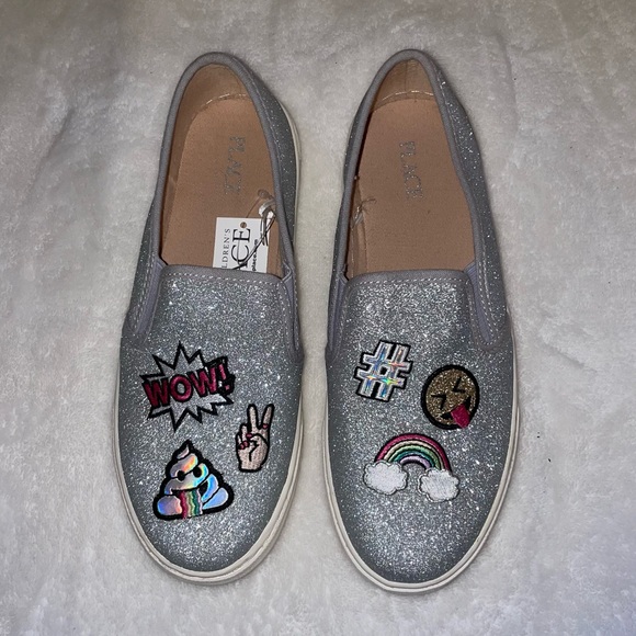 The Children's Place Other - The Children’s Place Girls Sparkly Shoes - Size: 5 (Youth)